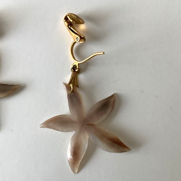 Vintage Clip-On Earrings Made From Shells Flowers Retro Y2K - Picture 2 of 4